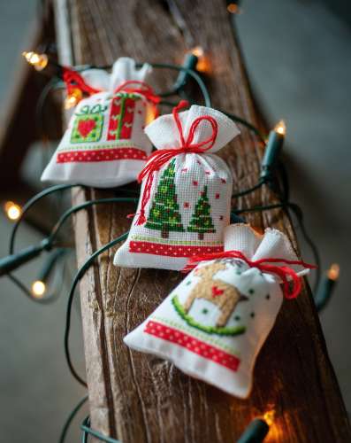 Vervaco-Kreuzstich-Kraeutersaeckchen-Weihnachten-PN-0188100